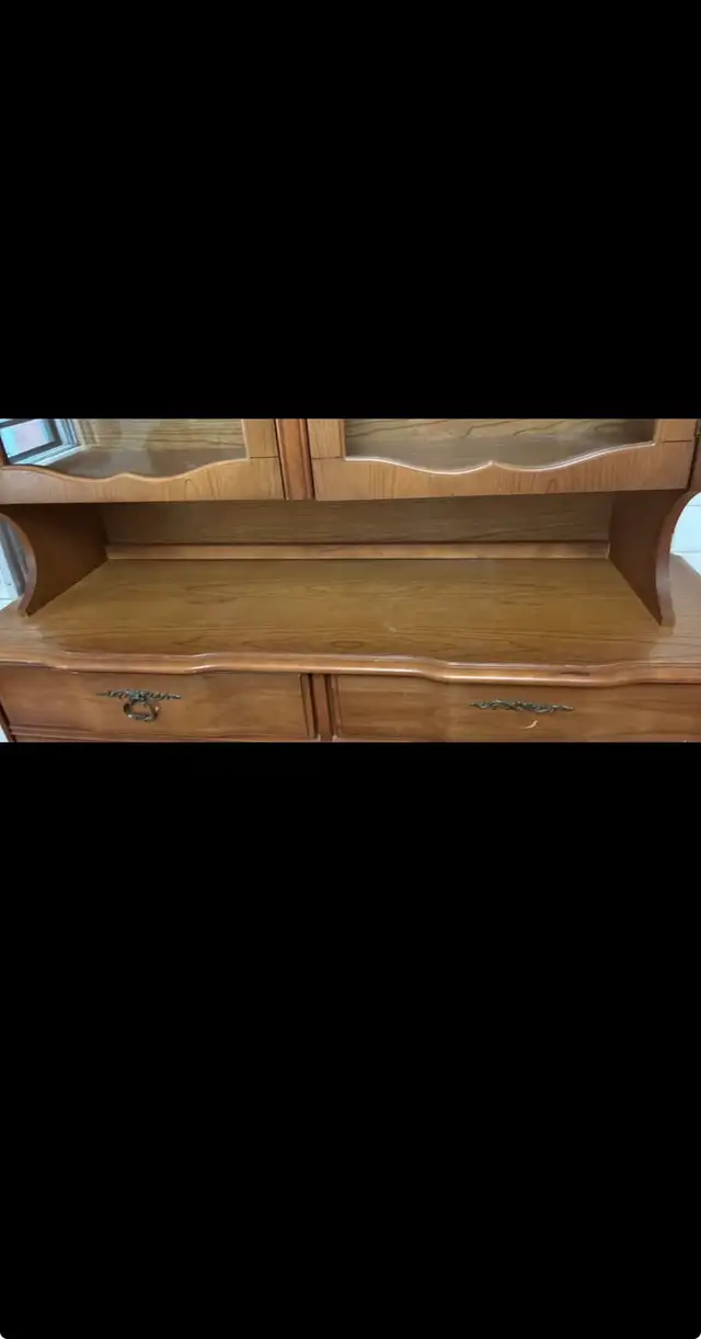 Vintage Wooden China Cabinet Hutch in Hutches & Display Cabinets in City of Toronto - Image 5