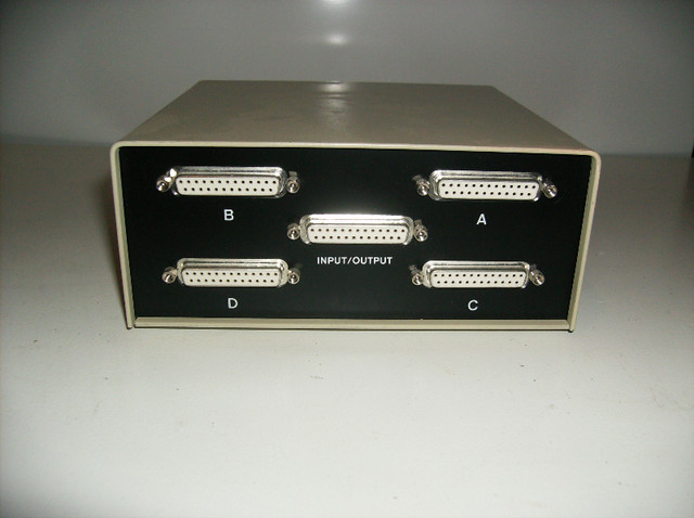 Data Switch-box, Five Ports, Stored Since New in Networking in Saskatoon - Image 2