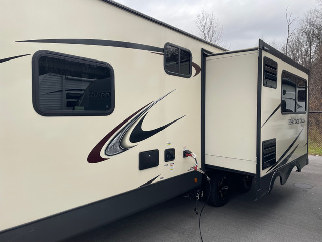 Forest River Heritage Glen HL in Travel Trailers & Campers in Ottawa - Image 2