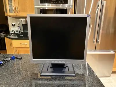 19 inch Benq Monitor & Microsoft Wireless Keyboard & Mouse, View more