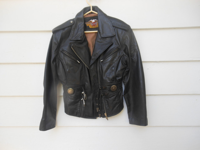 jacket  harley Davidson cuir grandeur medium pour  femme dans Femmes - Hauts et vêtements d'extérieur  à Longueuil/Rive Sud