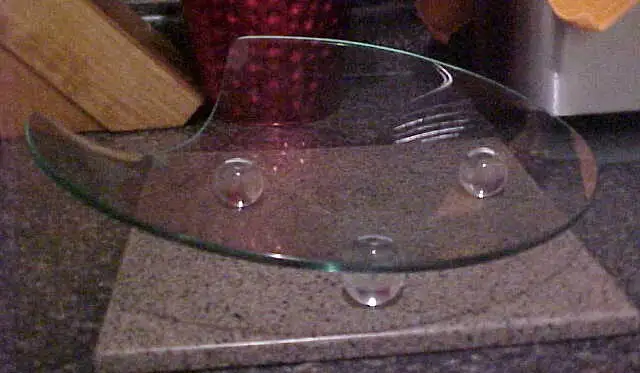 UNIQUE SHAPE GLASS PLATE in Home Décor & Accents in Ottawa - Image 3