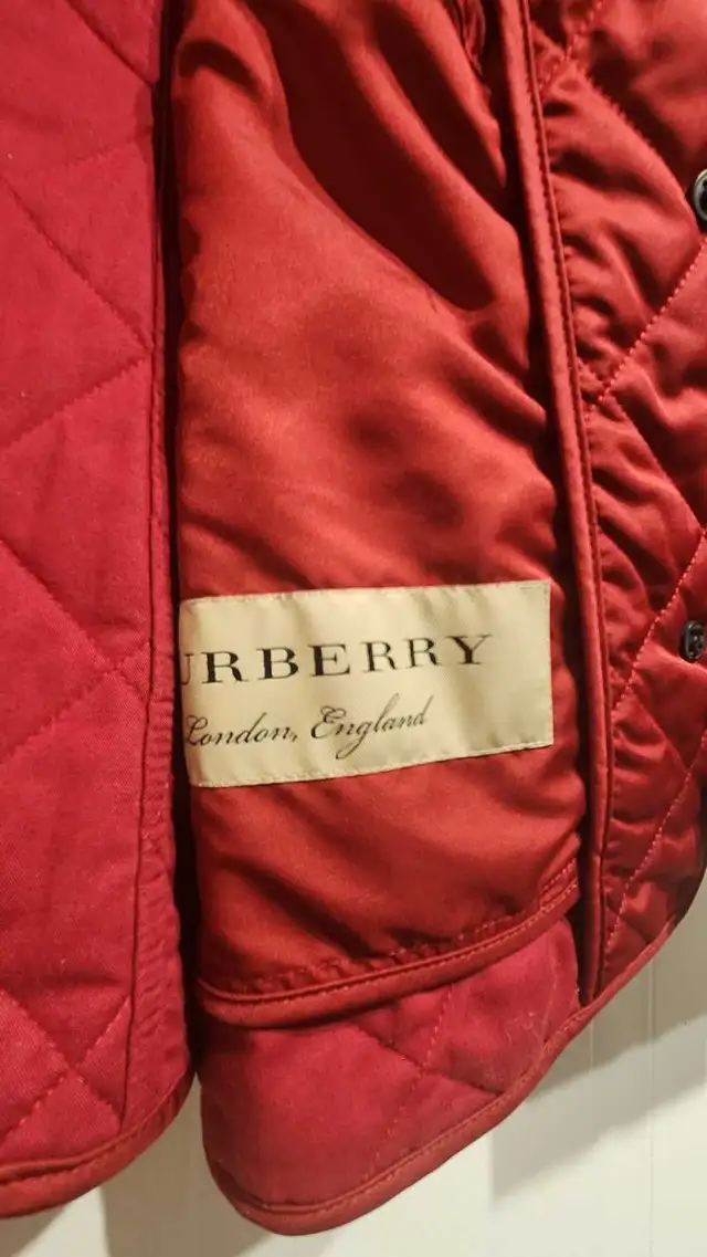 manteau veste Burberry (Original) à vendre in Women's - Tops & Outerwear in Laval / North Shore - Image 4