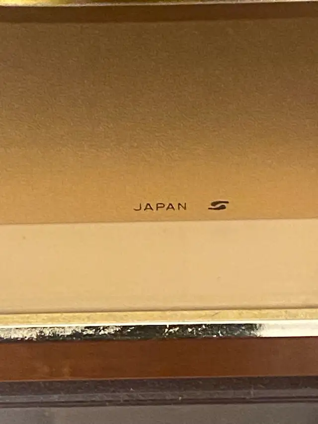 Vintage Seiko Quartz Crystal Mantle Clock Rotating Pendulum. in Home Décor & Accents in Markham / York Region - Image 6