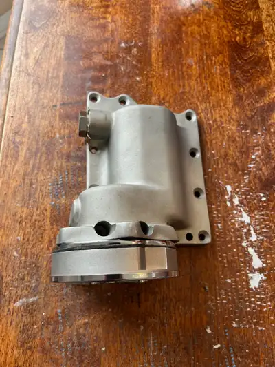 Comes with Gasket and screws, complete assembly. Fits Panhead/Shovelhead 52-78