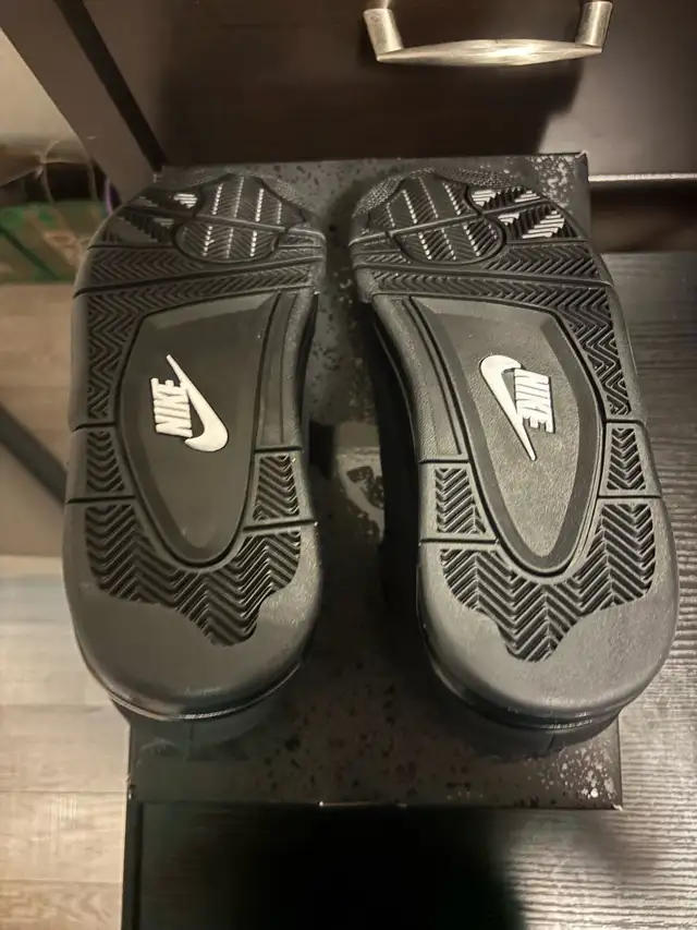 Jordan 4 Black Cat size 8 in Men's Shoes in City of Toronto - Image 8