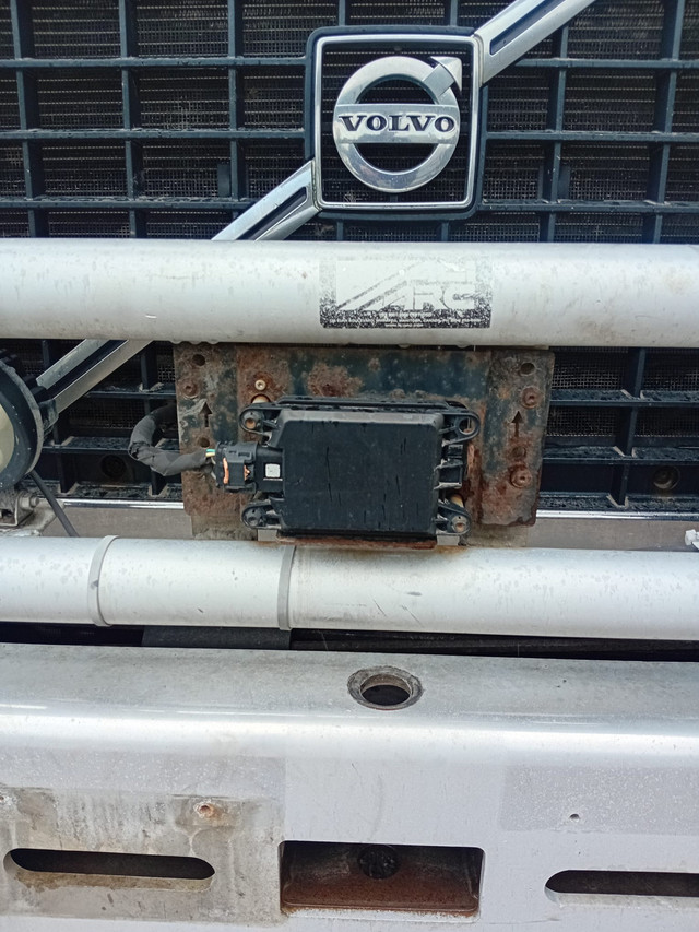 Volvo 2014 Semi-Truck Model VNL 670 in Cars & Trucks in City of Toronto - Image 2