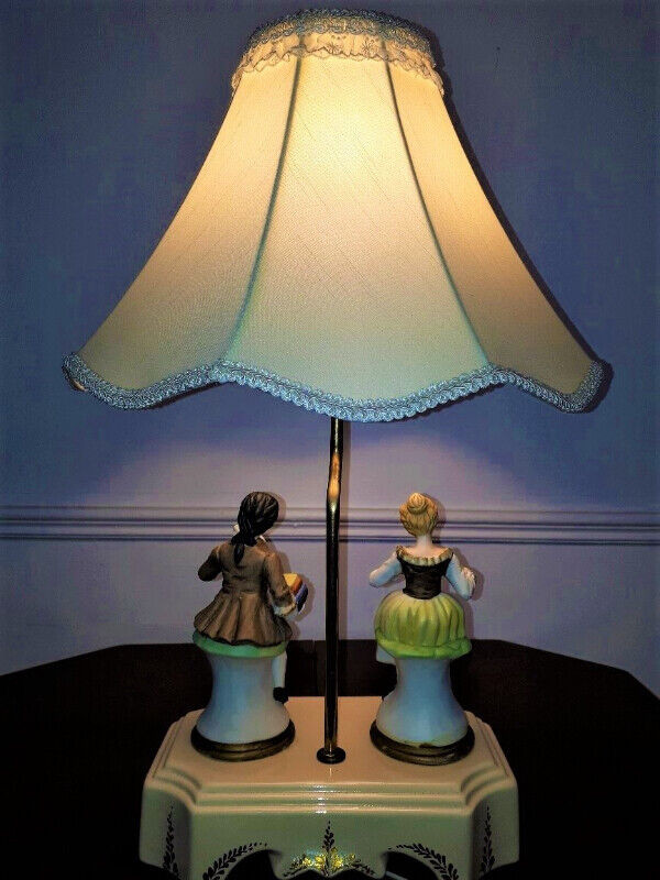 antique lampe 1930 debut 1940 figurine en platre in Arts & Collectibles in Bathurst - Image 3