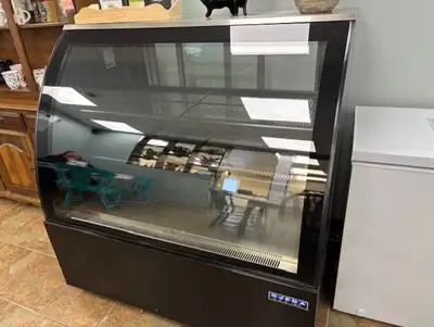 Commercial display refrigerated cooler, View more