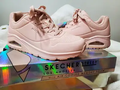 SKECHER UNO ROSE 7.5 (37.5), View more