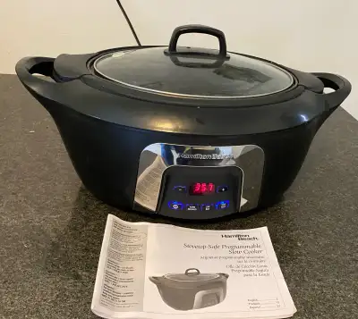 6qt digital,programable,Hamilton Beach slow cooker in very good condition $25 Please text 902-880-73...