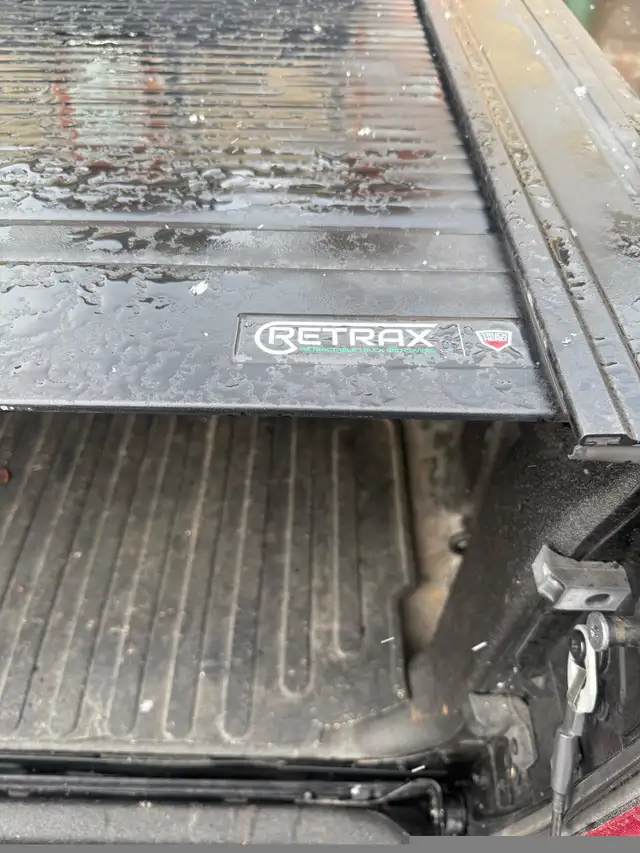 Retractable Tonneau Cover in Other Parts & Accessories in Owen Sound - Image 6