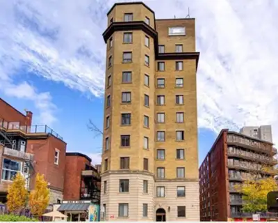 Downtown apartment for rent corner Guy and Sherbrooke 1700$