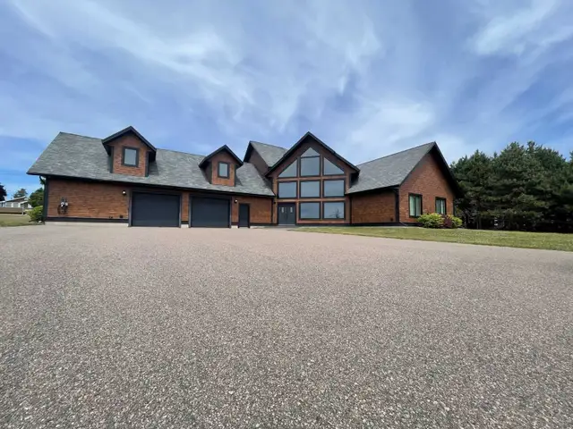 Stunning Executive Family Home Fully Furnished incl TurnKey Shop63826904443393120