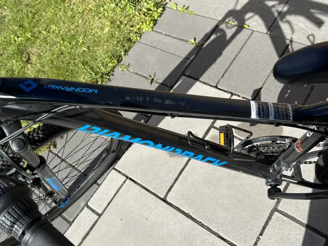 BIKE — Diamondback Mountain Bike (New Condition) in Mountain in Markham / York Region - Image 3