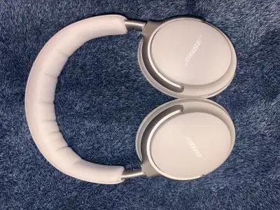 Bose QuietComfort Ultra Headphones – White Smoke + Original Case, View more