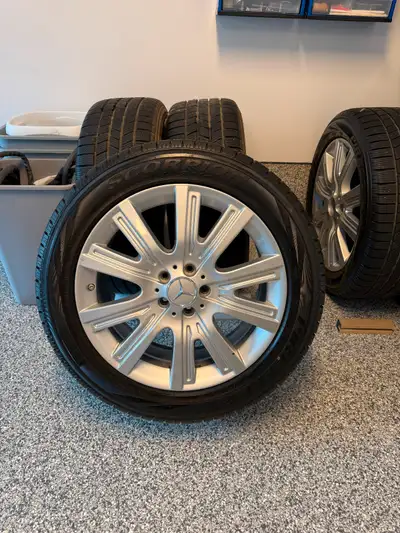 I am selling this set of Mercedes GLE or ML Class OEM Alloy Rims with Pirelli Scorpion Ice & Snow Ti...