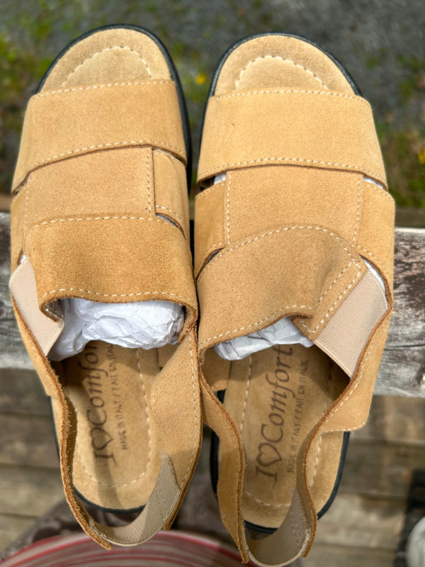 women's sandal size 6 in Women's - Shoes in Bridgewater - Image 4