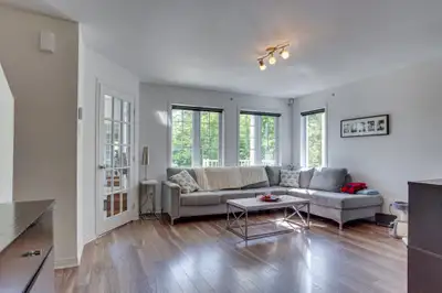 Maison semi-détaché MEUBLÉ à louer