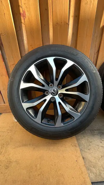 Selling a set of OEM original Lexus rims paired with Michelin tires, sized at 225/60R18. These wheel...