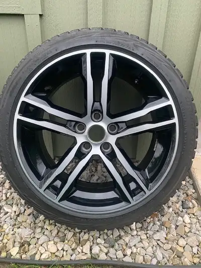 4 x Ford Focus ST Premium rims and Bridgestone Blizzak snow tires. Rims are a 9.5/10 with no curb ra...