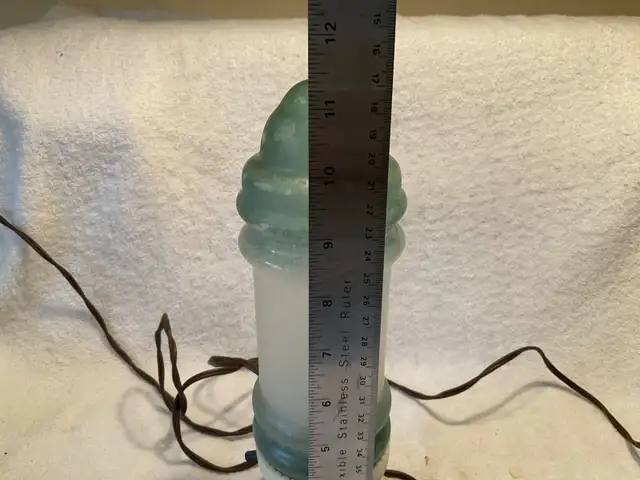 ART DECO  TORPEDO SKYSCRAPER  LAMP blue glass shade plastic base in Home Décor & Accents in Québec City - Image 3