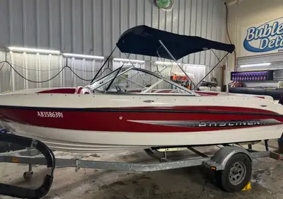 Exceptional boat inside and out Zero Dock Rash on sides of boat No fading on colour since new Profes...