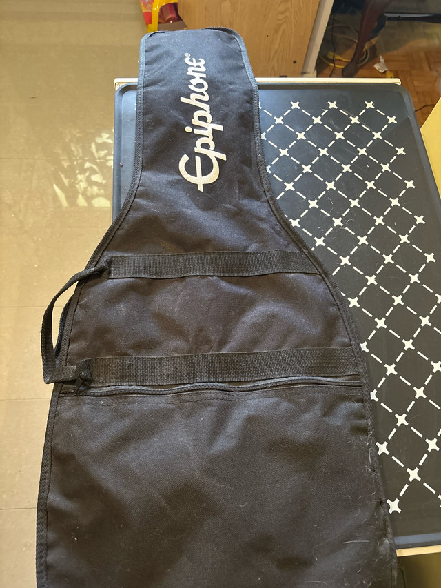 2015 Epiphone Les Paul Junior Pro-1 w/ case and extra strings in Guitars in Oshawa / Durham Region - Image 4