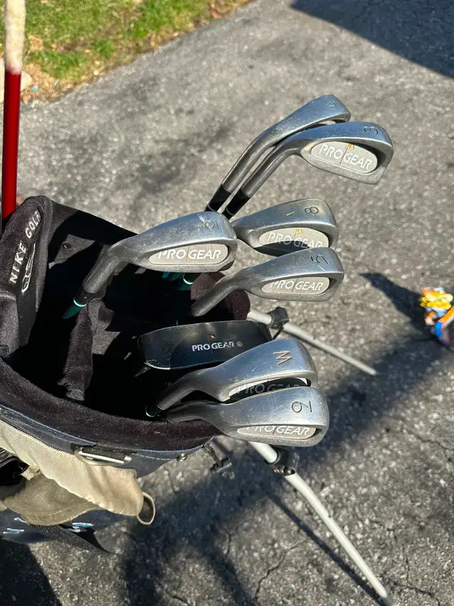 Pro Gear Left handed golf clubs. Mint in Golf in Oshawa / Durham Region - Image 7
