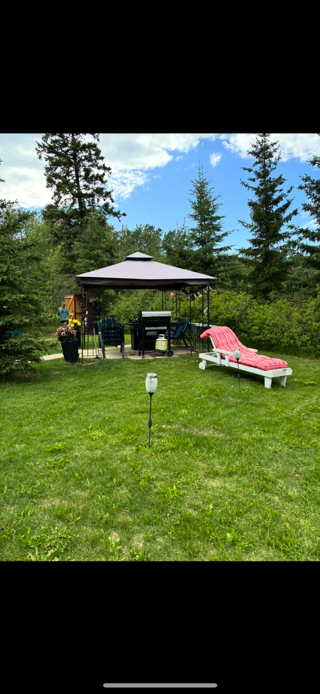 Off grid cabin rental 10 mins from StAlbert. 5 acres, private. in Alberta in Canada - Image 6