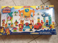 PLAY-DOH TOWN 3 IN 1 TOWN CENTER PLAYSET HASBRO