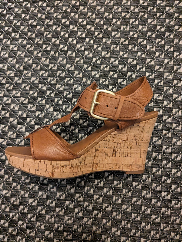 Women's leather sandals in Women's - Shoes in City of Toronto - Image 4