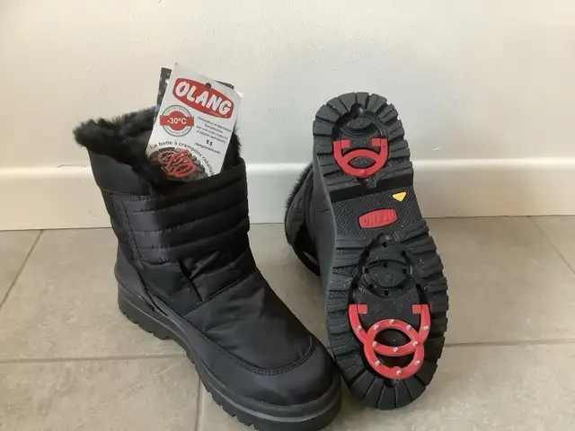 Bottes d’hiver à crampons pour femme, marque Olang, gr 37 euro. in Women's - Shoes in Granby - Image 2