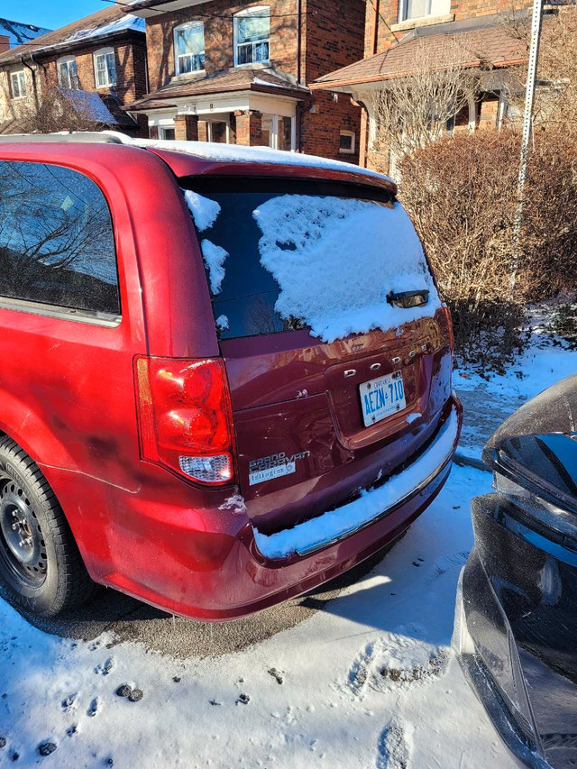 2011 Dodge Grand Caravan in Cars & Trucks in City of Toronto - Image 2