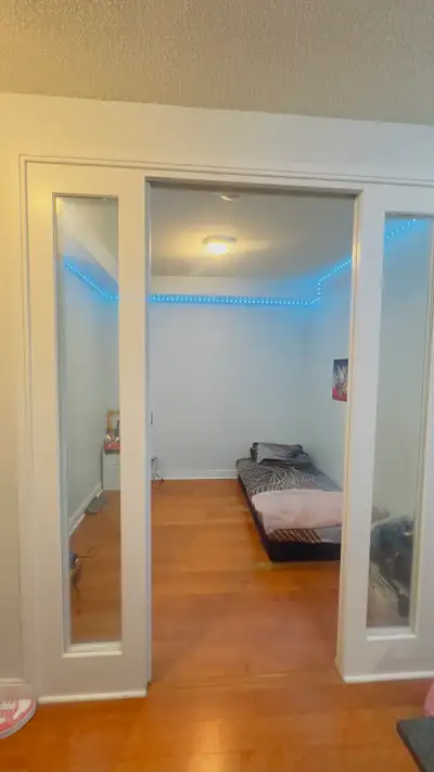 Headline: Shared Accommodation Available Spacious Private Room/Den at 70 Absolute Ave (Square One) –...