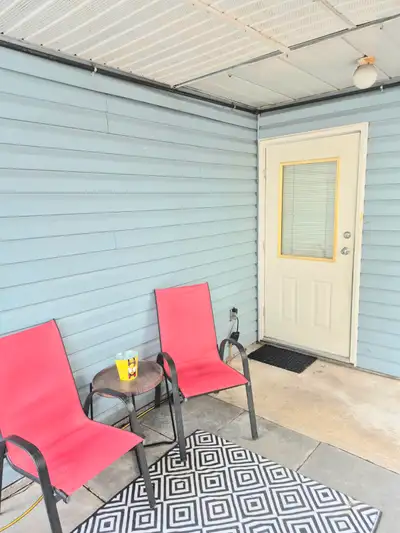 Bright studio suite on ground level with private entrance and patio. Has full bathroom with bathtub....