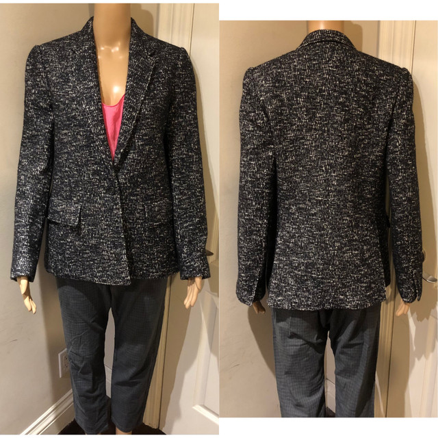 Women’s Aritzia Wilfred Tweed Jacket Size S(4-6) in Women's - Tops & Outerwear in City of Toronto