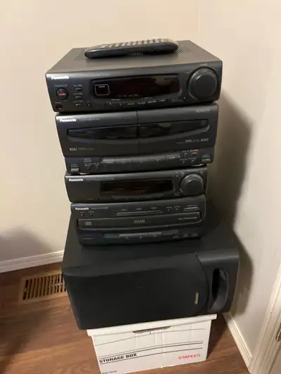 Working, remote included, speakers included, clean