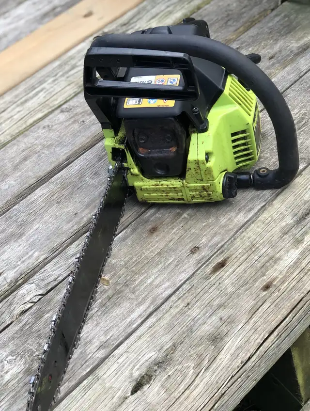 Poulan 2250 Chainsaw  in Power Tools in Norfolk County - Image 3