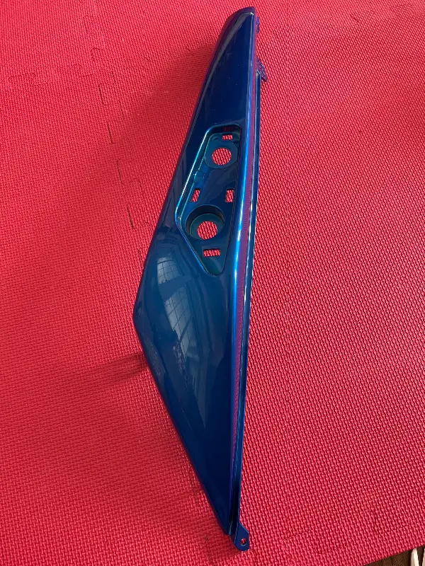 Kawasaki Ninja ex650r Right Side Rear Tail Cowling 36040-0082-15 in Other in Barrie - Image 10