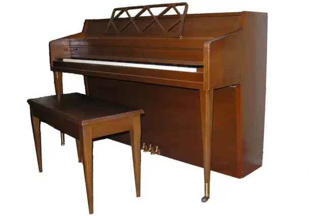 Apartment size piano - fully reconditioned in Pianos & Keyboards in Edmonton - Image 2