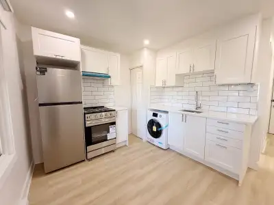 À LOUER – Superbe 3½ rénové au cœur de Rosemont 5705, avenue Bourbonnière, Montréal 1 295 $/mois Dis...