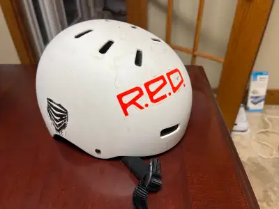 R.E.D. Ski or snowboard helmet. Size 52 to 55 youth