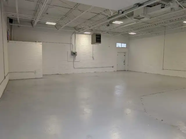 Oakville Commercial Unit for rent in Commercial & Office Space for Rent in Oakville / Halton Region - Image 3