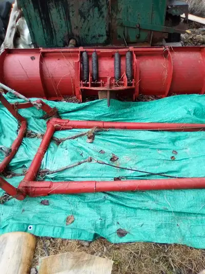 3 point hitch undermount plow, great condition, hardly used, was used on a 1953 ford golden jubilee....