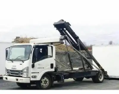 "Equipment" 2018 Isuzu NRR 65,000km Outfitted with tiltdeck/winch and canopy 2 - 5yards(great for co...