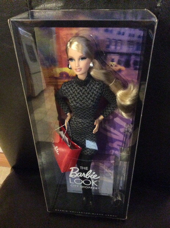 Barbie Look Doll in Arts & Collectibles in Woodstock - Image 2