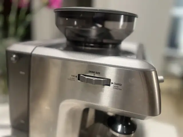 ☕ Breville Barista Express Espresso Machine in Coffee Makers in Ottawa - Image 4