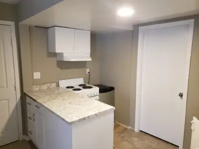 550sft 1bdr basement suite on Topaz Rd available September 1st for single man.Separate entrance,laun...