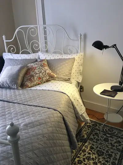 Grande chambre, disponible dès maintenant, dans un environnement tranquille et confortable. La conne...